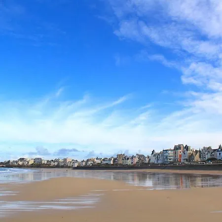 Malo, Le Pont, Maison Plage A 100m بيت للعطل سان مالو